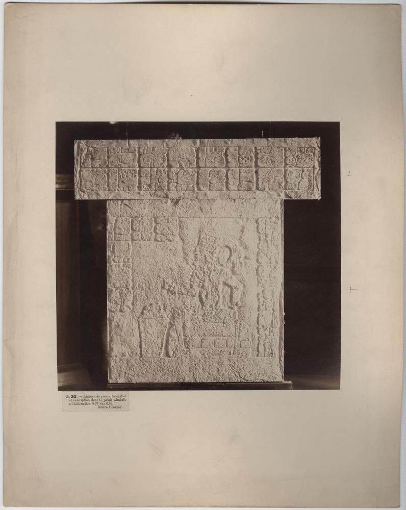 Türsturz mit Inschriften und Flachrelief aus dem Akab Dzib.