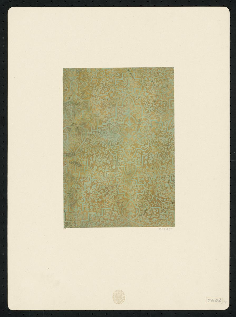 Brokatpapier (feines Bandelwerk mit kleinen Blüten und Früchten)