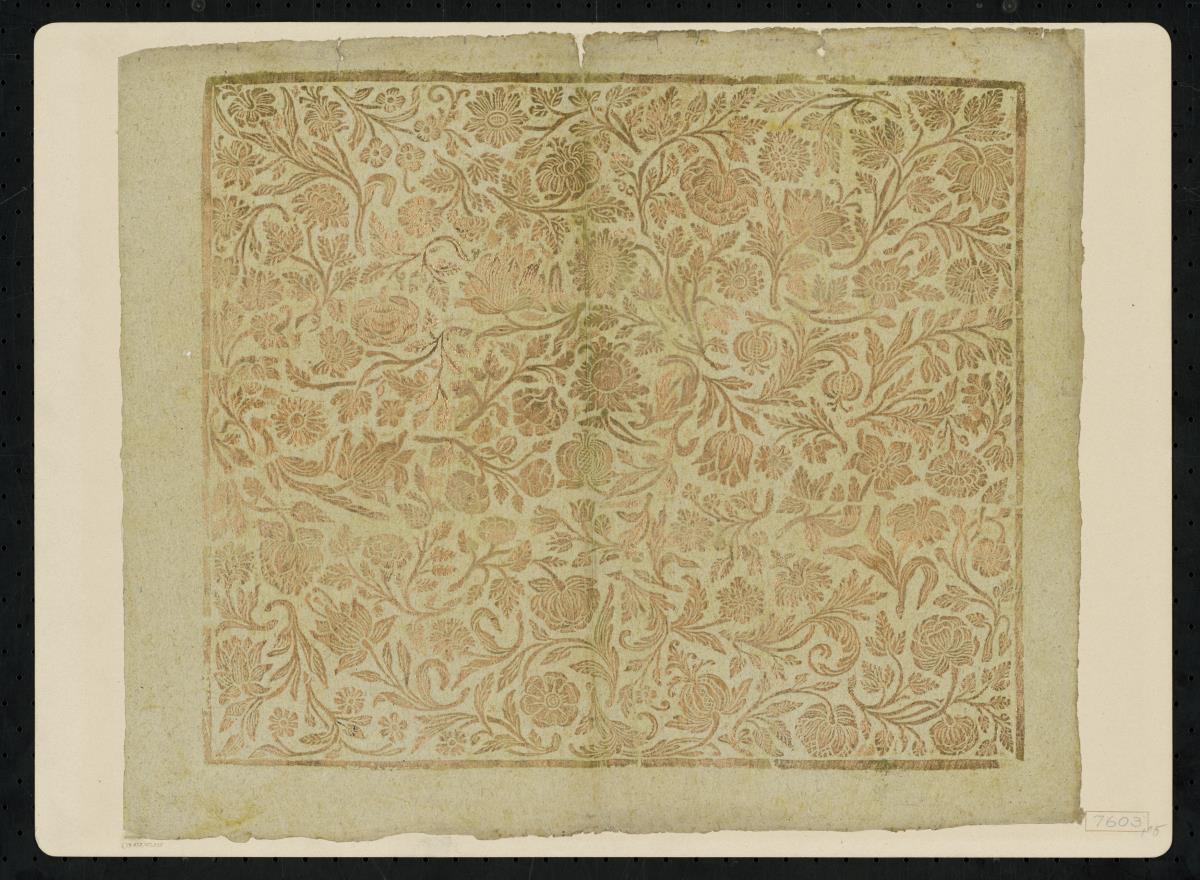 Brokatpapier (mittelgroße Ranken mit großen Blüten und Granatäpfeln)