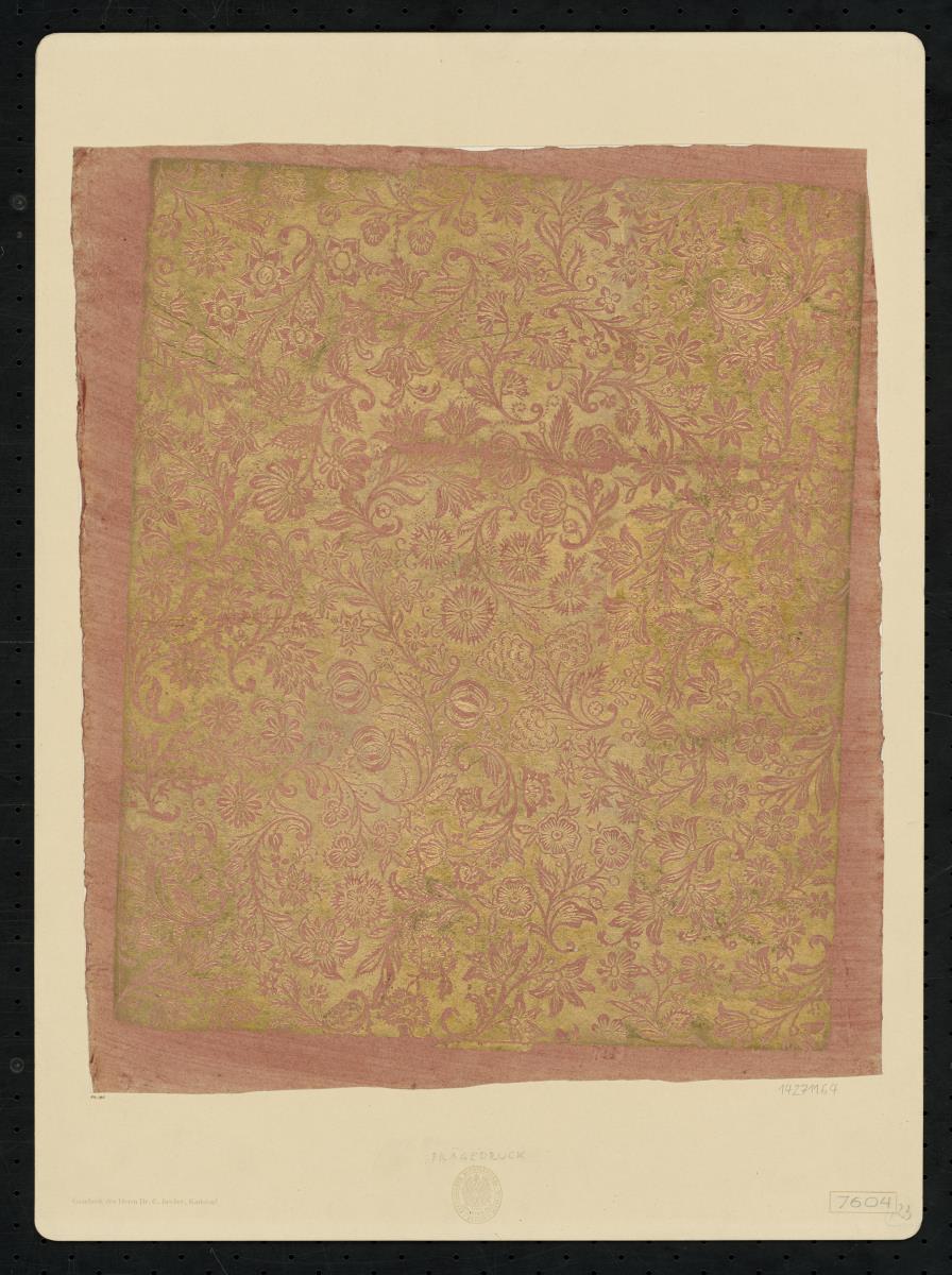 Brokatpapier (einzeln stehende Ranken mit Blüten und Früchten)