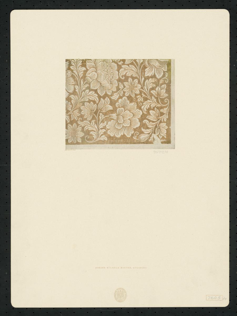 Brokatpapier (Ranken mit großen Blüten)