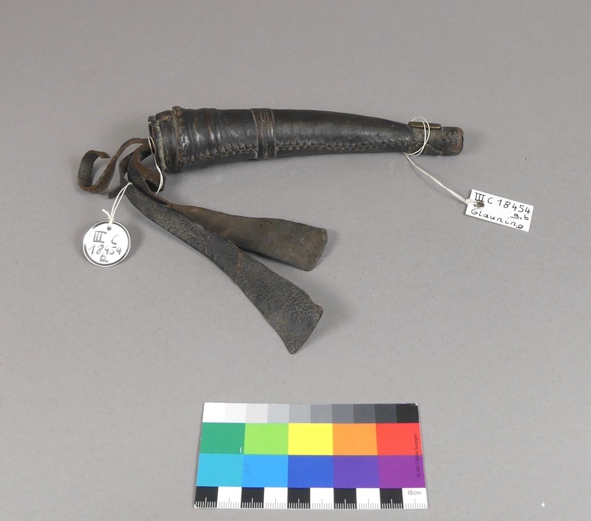 III C 18454 a,b