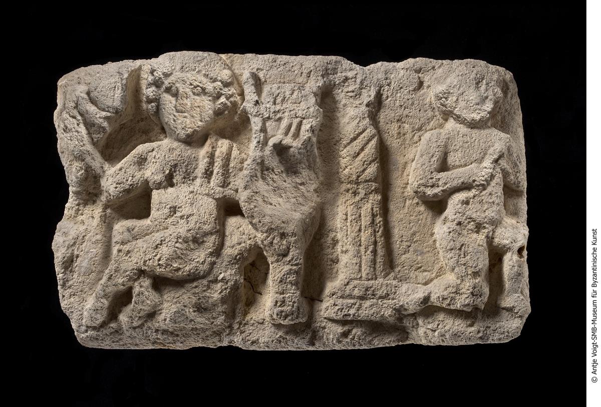 Relief mit einer Darstellung des Wettstreits zwischen Apoll und Marsias