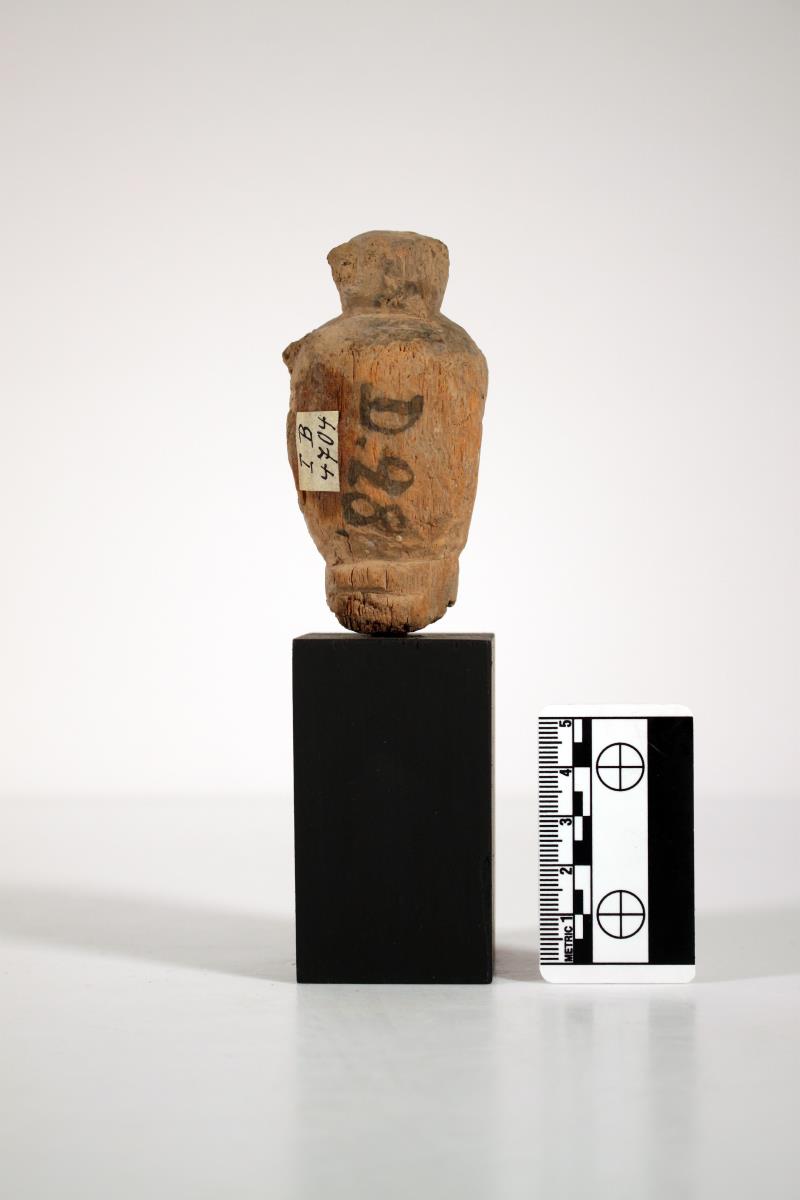 Kopf einer Holzstatuette
