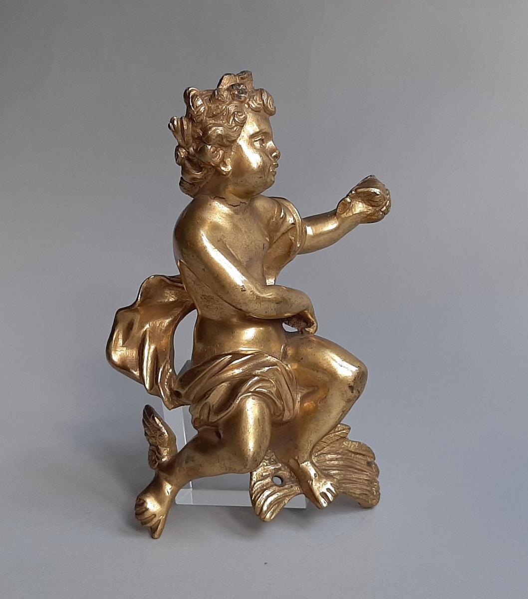 Aufsatzfigur in Gestalt eines Putto