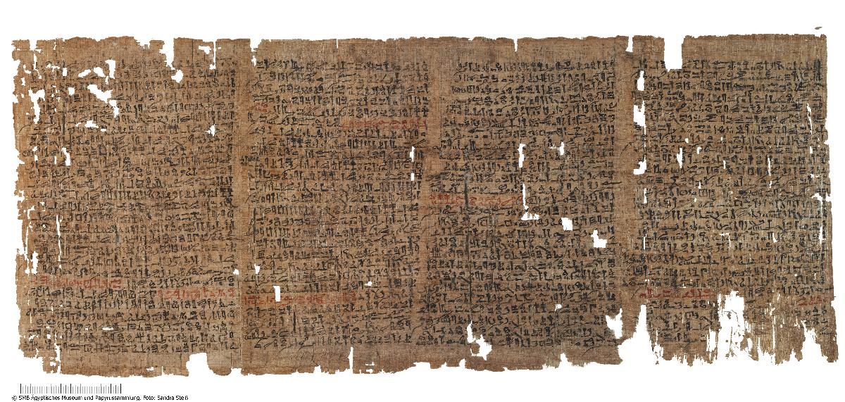 Hieratischer Papyrus mit den Wundererzählungen des Papyrus Westcar
