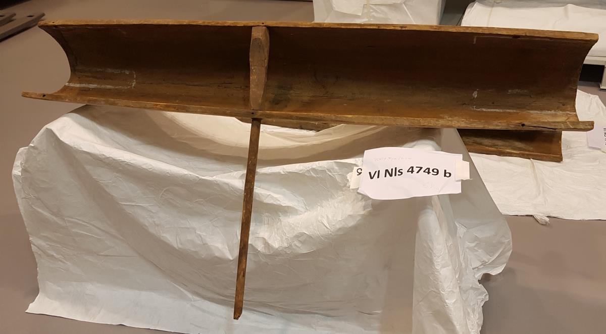 VI Nls 4749 b