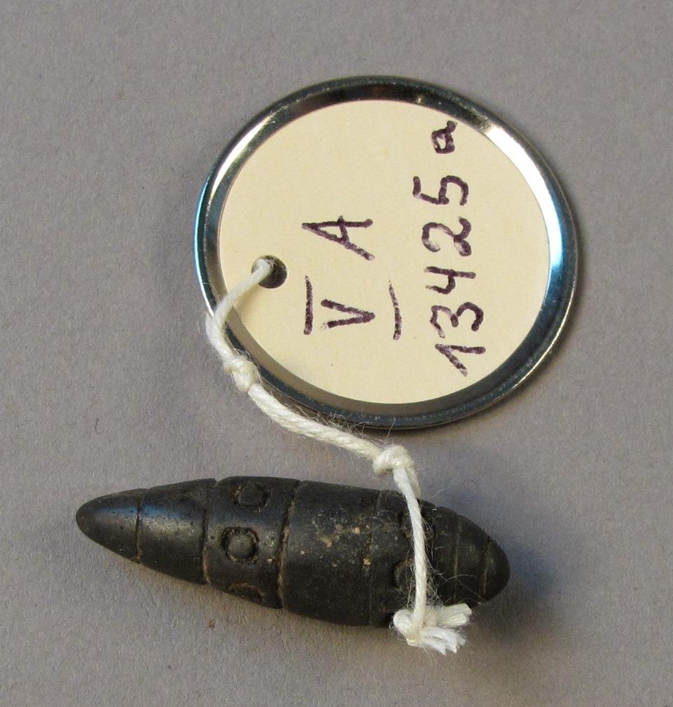 V A 13425 a