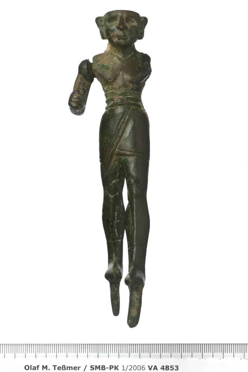 Statuette eines schreitenden Gottes