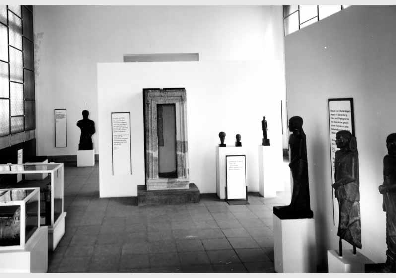 Aufstellung des Ägyptischen Museums und der Papyrussammlung im Bode-Museum, Saal des Totenwesens, Raum 10