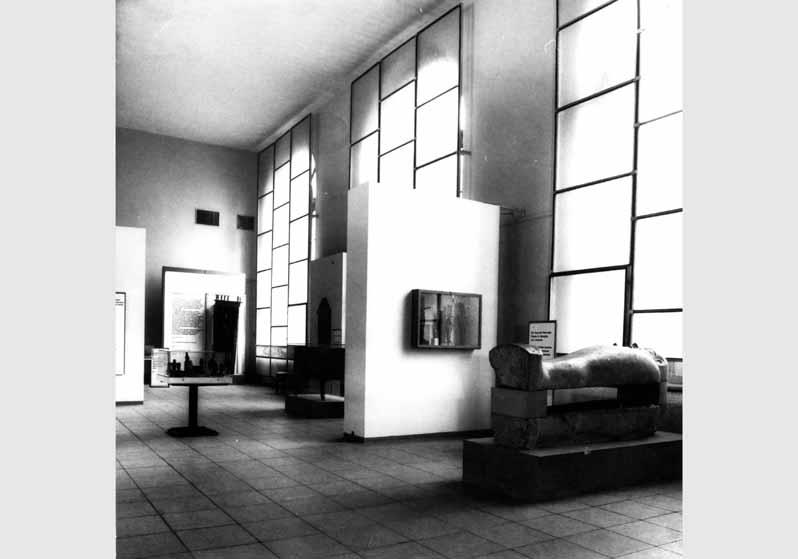 Aufstellung des Ägyptischen Museums und der Papyrussammlung im Bode-Museum, Saal des Totenwesens bzw. der Spätzeit, Raum 9