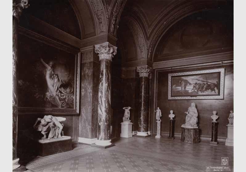 Blick in die Ausstellung der Nationalgalerie, Säulenhalle