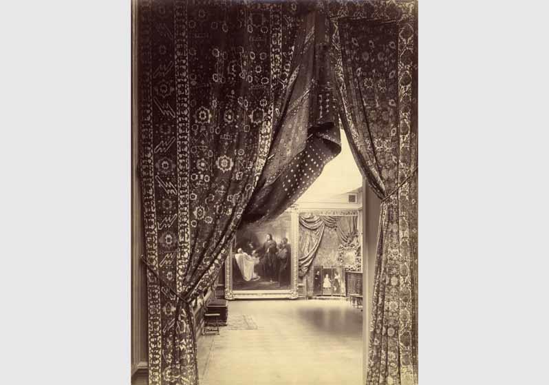 Blick in die Gedenkausstellung zum Tod von Gustav Richter in der Nationalgalerie