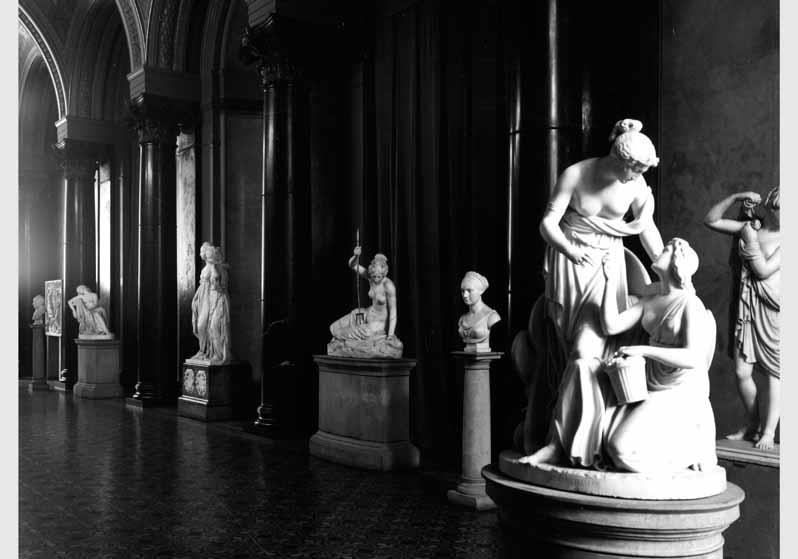 Blick in die Ausstellung der Nationalgalerie