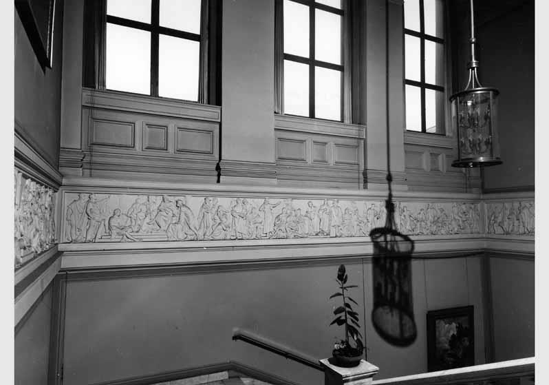 Blick in das Treppenhaus der Nationalgalerie
