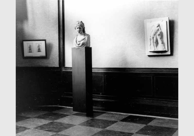 Blick in die Ausstellung "Johann Gottfried Schadow 1764 - 1850 - Bildwerke, Zeichnungen und Druckgraphik" vom 31. Okt. 1964 - Juli 1965 in der Nationalgalerie
