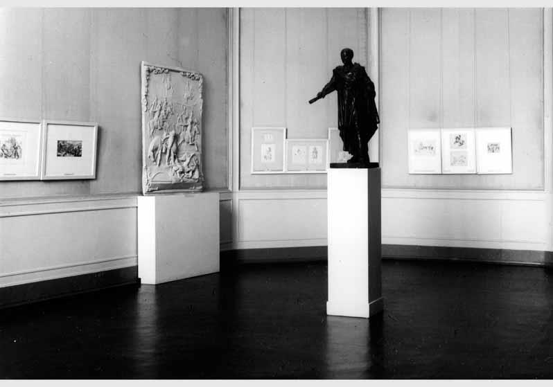 Blick in die Ausstellung "Johann Gottfried Schadow 1764 - 1850 - Bildwerke, Zeichnungen und Druckgraphik" vom 31. Okt. 1964 - Juli 1965 in der Nationalgalerie