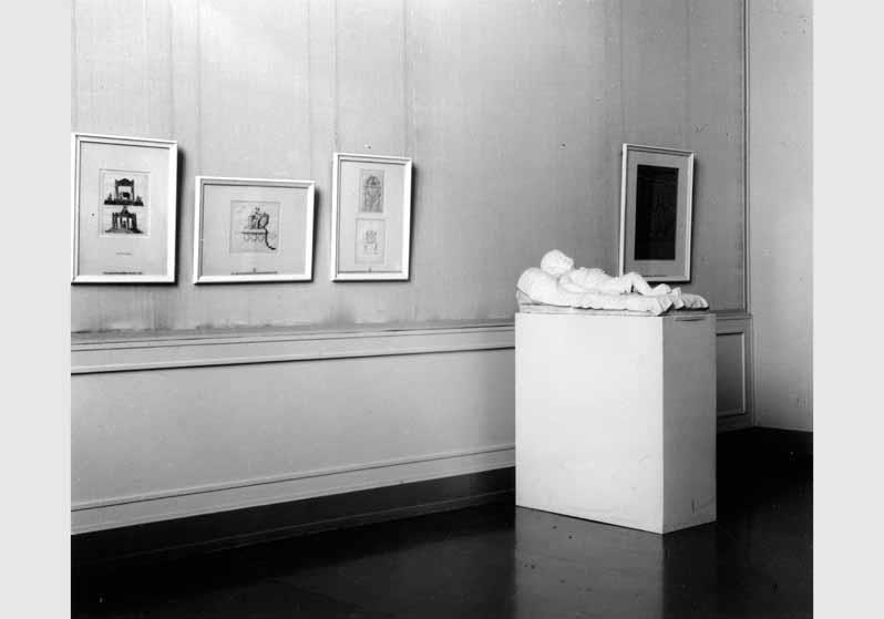 Blick in die Ausstellung "Johann Gottfried Schadow 1764 - 1850 - Bildwerke, Zeichnungen und Druckgraphik" vom 31. Okt. 1964 - Juli 1965 in der Nationalgalerie
