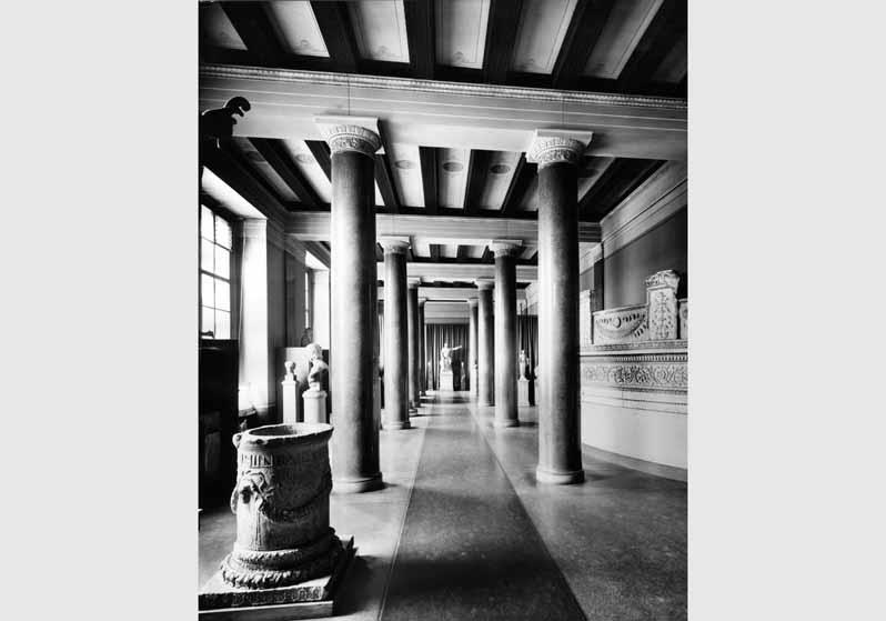 Aufstellung der Antikensammlung im Alten Museum, Ostsaal VI., Römische Kunst