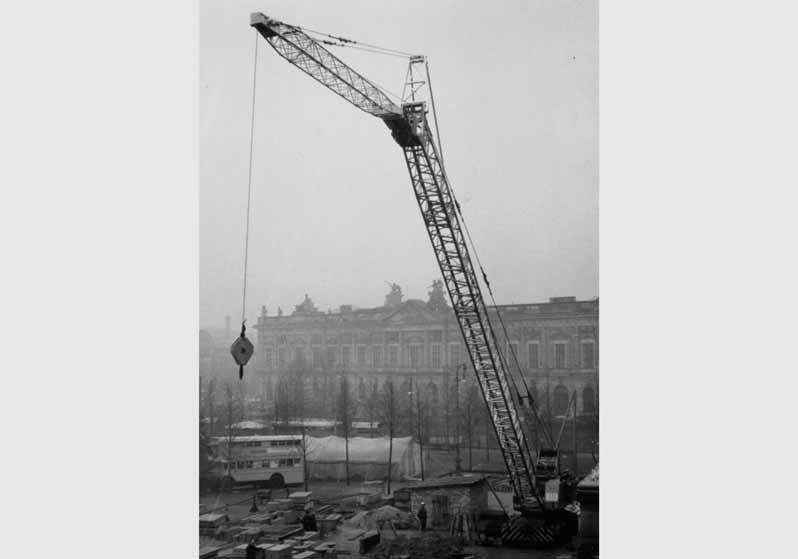 Bauarbeiten am Alten Museum vor dem Hintergrund des Zeughauses
