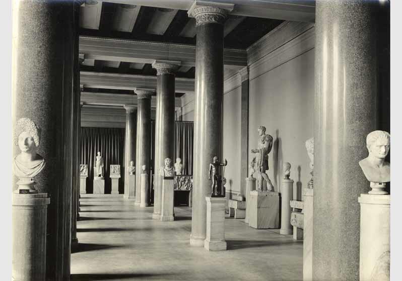 Aufstellung der Antikensammlung im Alten Museum, Ostsaal 6, Römische Kunst