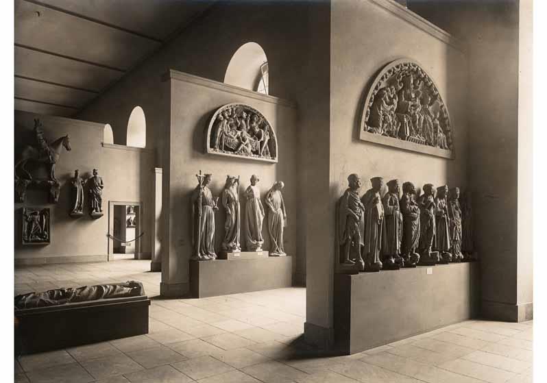 Aufstellung des Deutschen Museums im Pergamonmuseum, Raum 07, Naumburger Saal