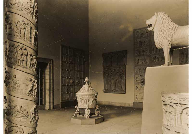 Aufstellung des Deutschen Museums im Pergamonmuseum, Raum 08, Saal des Sebaldusgrabes