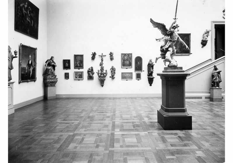 Aufstellung des Deutschen Museums im Pergamonmuseum, Raum 26, Saal des Mannheimer Altars