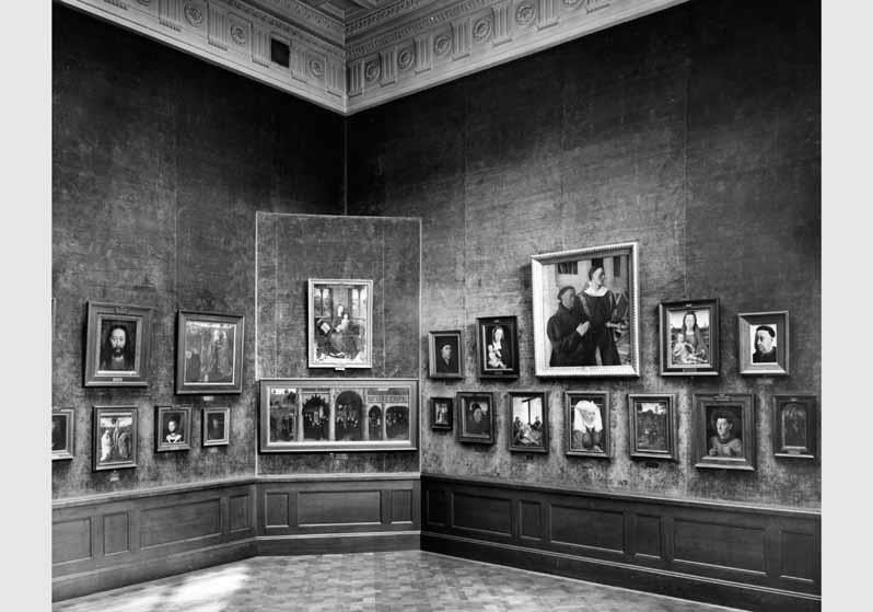 Aufstellung der Gemäldegalerie und der Skulpturensammlung im Kaiser-Friedrich-Museum, Raum 70, Niederländische und französische Gemälde des 15. Jhd.
