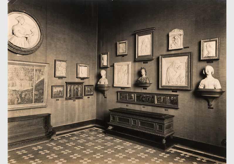 Aufstellung der Gemäldegalerie und der Skulpturensammlung im Kaiser-Friedrich-Museum, Raum 32, Florentinische Gemälde und Bildwerke des frühen 15. Jh.