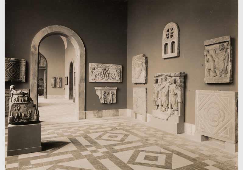 Aufstellung der Skulpturensammlung im Kaiser-Friedrich-Museum, Raum 06, Blick in Raum 8, Altchristliche Bildwerke