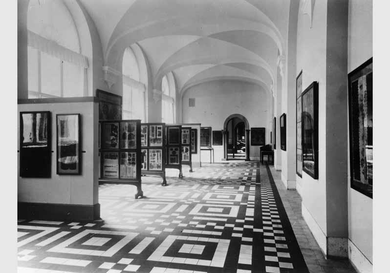 Aufstellung der Skulpturensammlung im Kaiser-Friedrich-Museum, Raum 10, Koptische Textilien