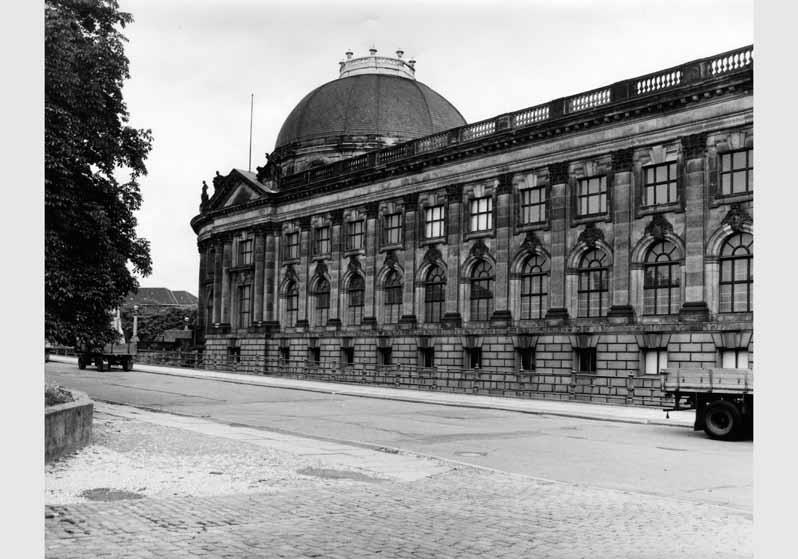Blick vom Kupfergraben auf das Bode-Museum