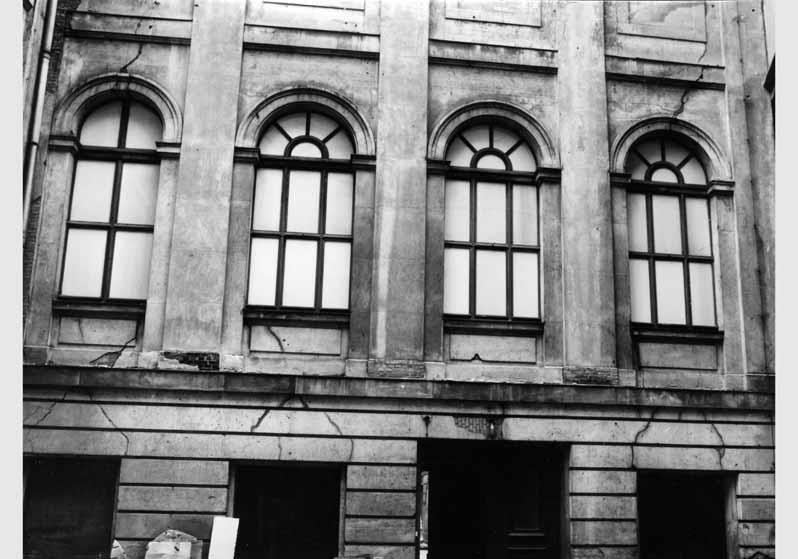 Blick auf die zum Teil zerstörte Fassade des Bode-Museums