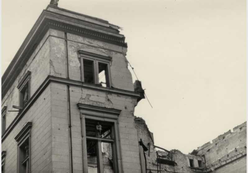 Blick auf die zerstörte Fassade des Neuen Museums