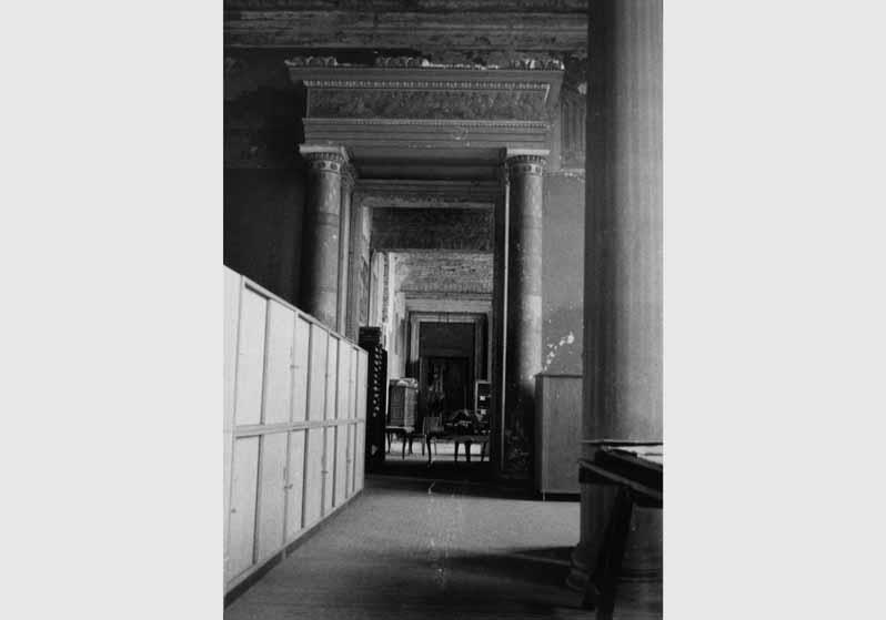 Blick in den zerstörten Römischen Saal im Neuen Museum