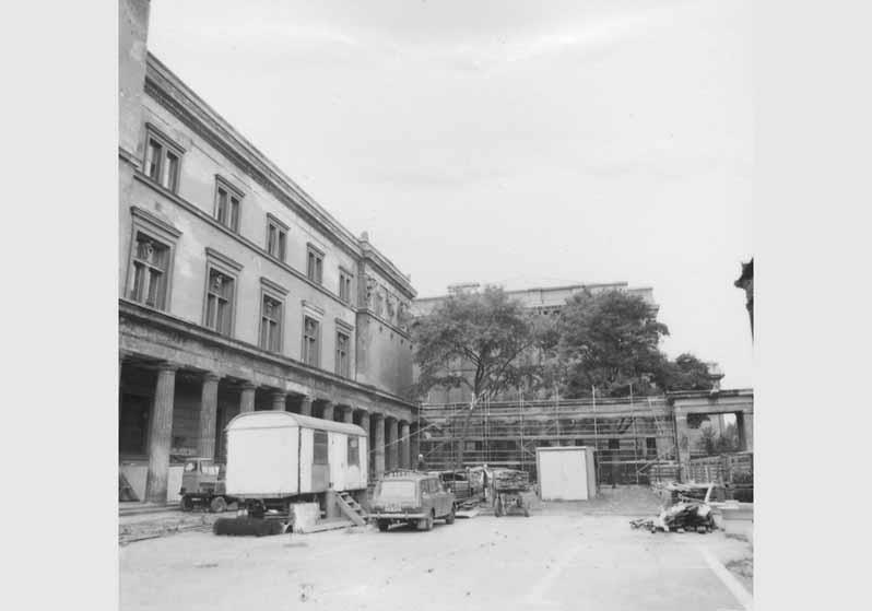 Bauarbeiten an den Kolonnaden auf der Museumsinsel