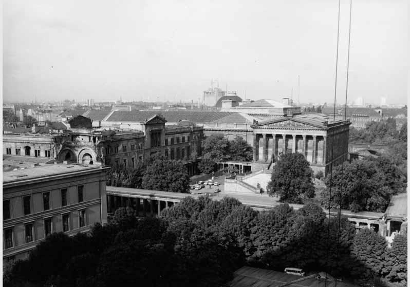 Blick vom Berliner Dom auf das Alte Museum, das Neue Museum und die Nationalgalerie