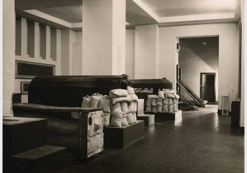 Schutzmaßnahmen im Sarkophagsaal im Neuen Museum
