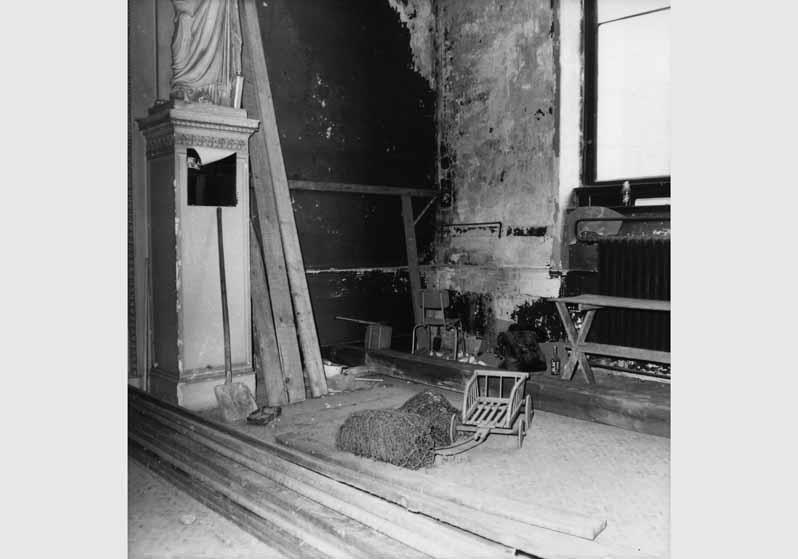 Blick in den zerstörten Niobidensaal im Neuen Museum