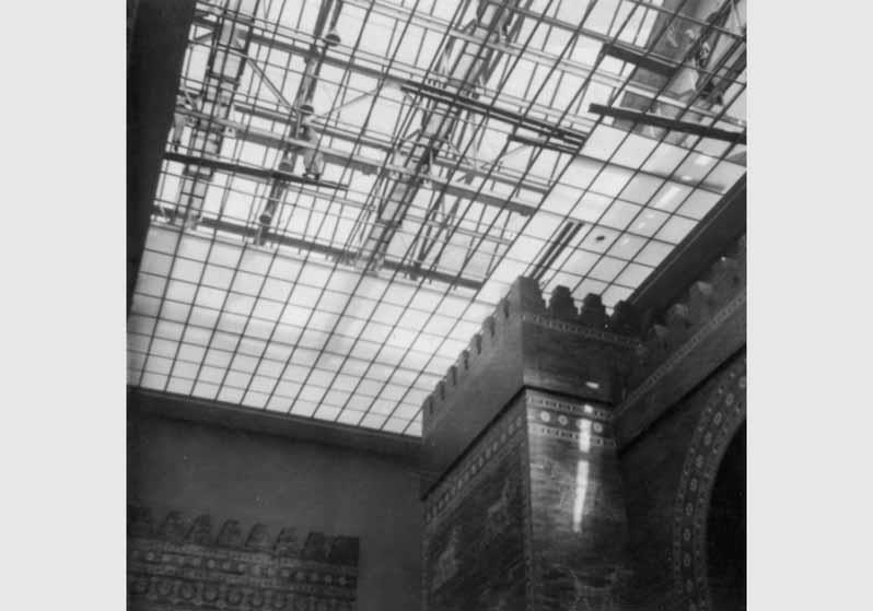 Bauarbeiten am Dach des Pergamonmuseums