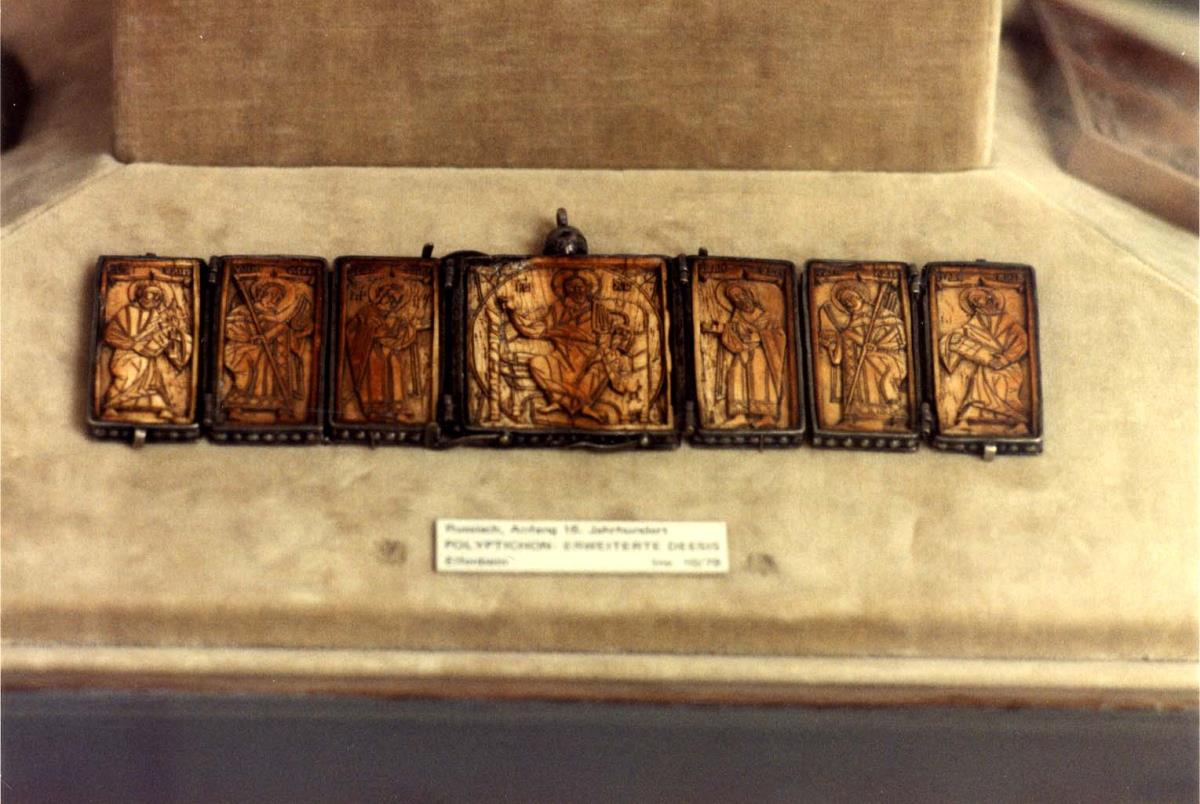 Blick in die Ausstellung der Skulpturensammlung und der Frühchristlich-Byzantinischen Sammlung im Museum Dahlem