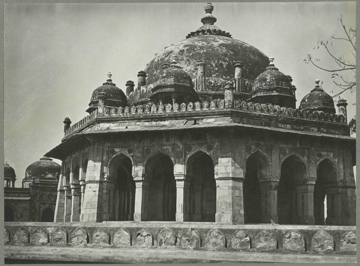 Delhi, Isa Khan Mausoleum
