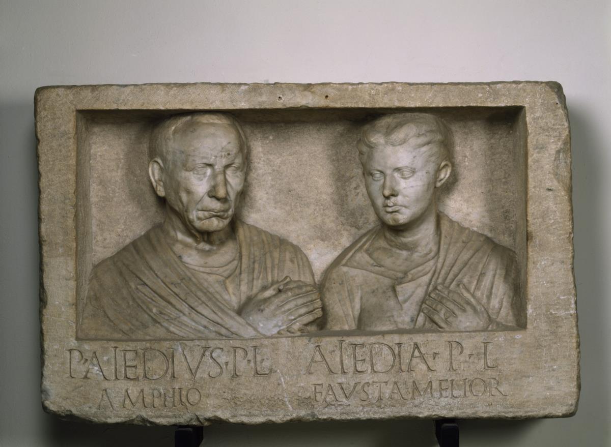 Römisches Grabrelief des Freigelassnenen Publius Aiedius Amphio und seiner Frau Aiedia Fausta Melior