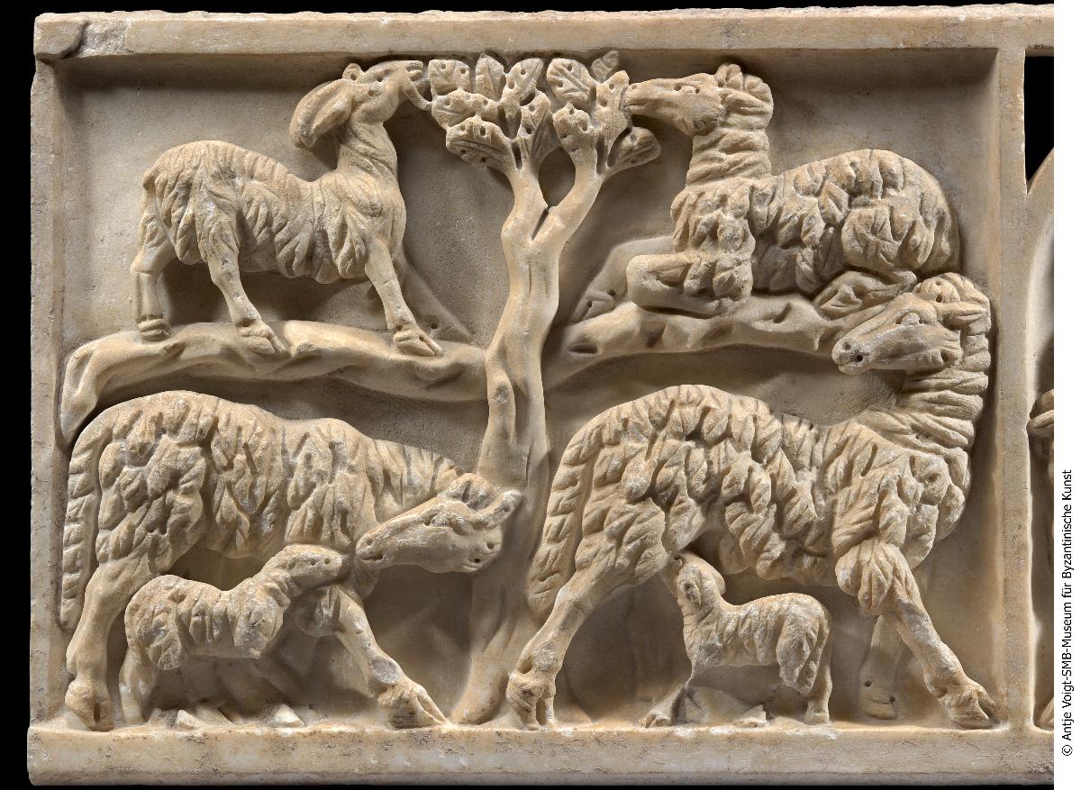 Fragment vom Deckel eines Sarkophags (rechter Teil)