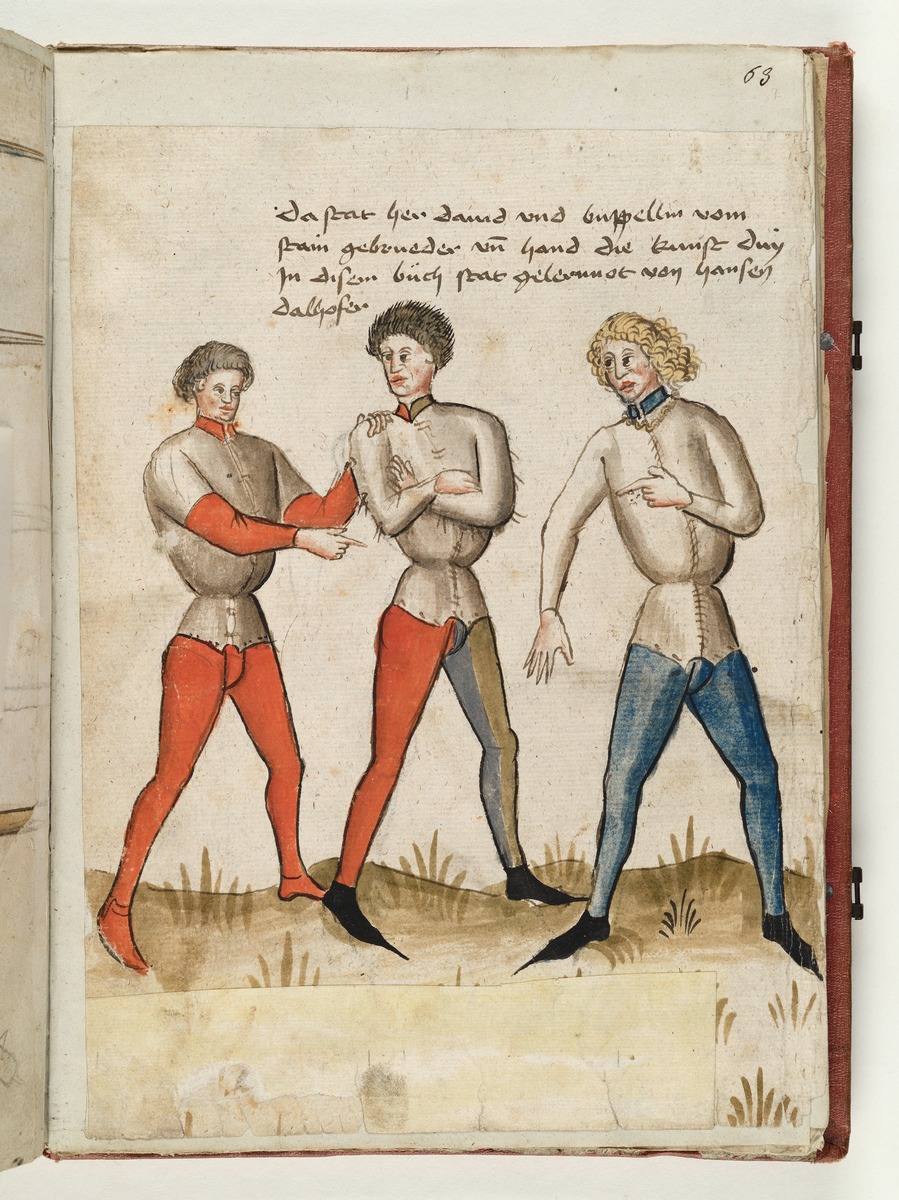 Drei stehende Männer, zwei mit erklärenden Gebärden. Darüber: „da stat her david und buppelm vom Stain gebrueder und hand die
Kunst duy in disem büch stat gelernnet von Hansen dalhofer“. Fecht- und Ringerbuch der Brüder vom Stain (nach Talhoffer)