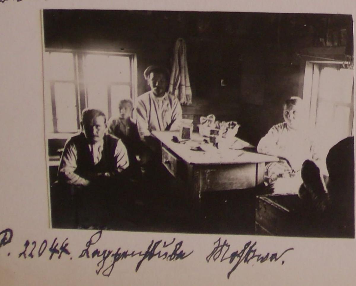 Familie in ihrem Haus in Moskwa