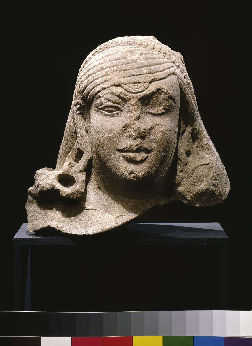 Kopf einer Yakshi