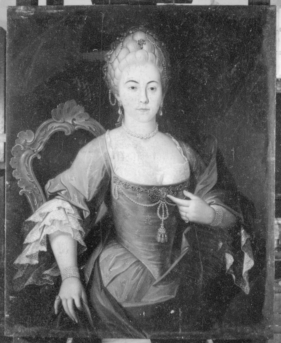 Porträt einer Frau in Kleid mit Schnebbe und Engageantes
