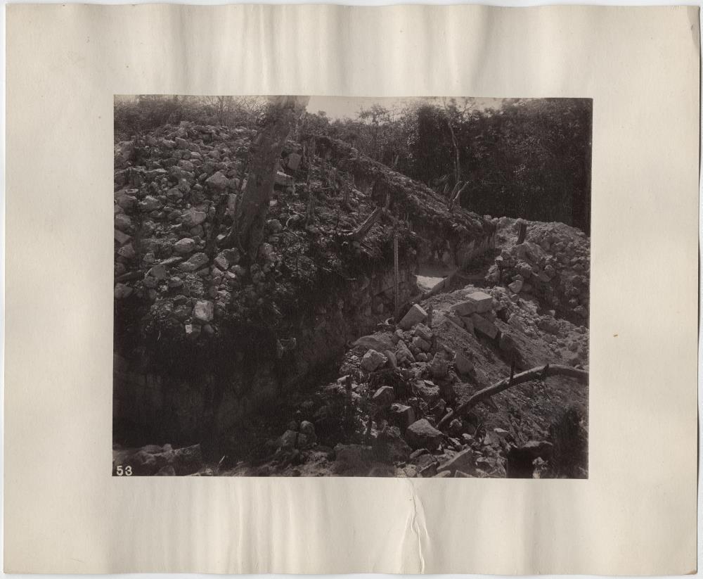 "Mound 6.Nord-West-Ecke. (Einzelheit)"